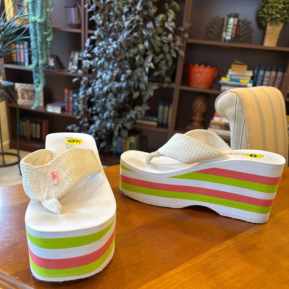 Rocket Dog White and Striped Platform Sandals NWT